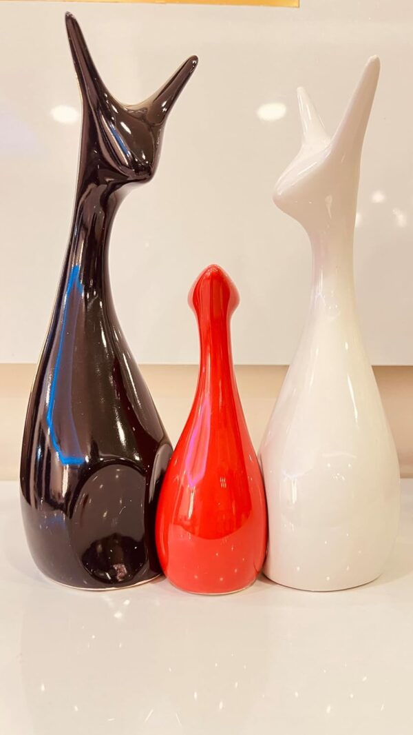 Lucky Deer Family Statue Piano Finish Ceramic Figures Decorative Showpiece for Home Living Room Bedroom Office Table Decor Gift Item Set of 3 in Red Black and White