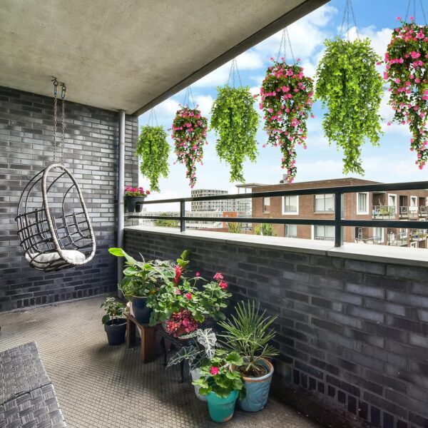 Tdas Artificial Hanging Plants Leaves Eucalyptus Ivy Garlands Plant Greenery Vine Creeper Home Decor Door Wall Balcony Decoration Party Festival - 1 Pcs (Green)