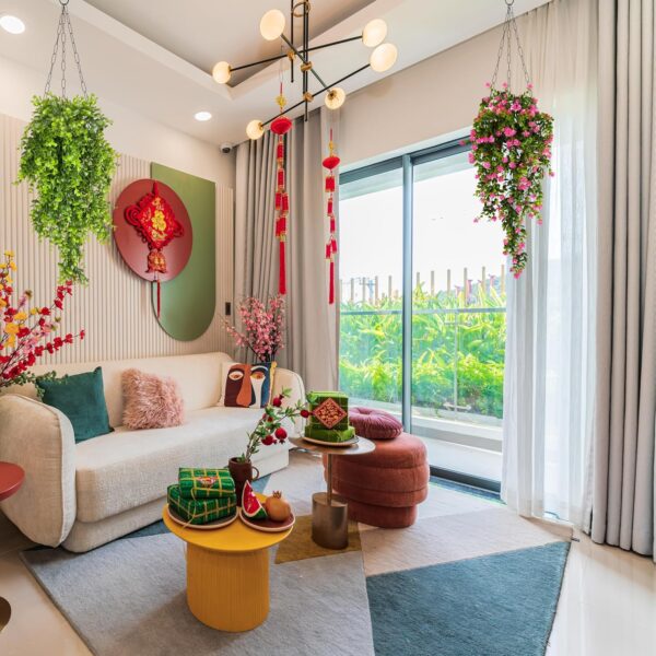 Tdas Artificial Hanging Plants Leaves Eucalyptus Ivy Garlands Plant Greenery Vine Creeper Home Decor Door Wall Balcony Decoration Party Festival - 1 Pcs (Green)