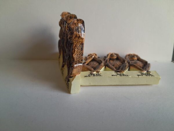 Three Wise Monkeys Decorative Ceramic Figurine, Brown, Speak No Evil See No Evil Hear No Evil Theme, Traditional Japanese Style (Brown)