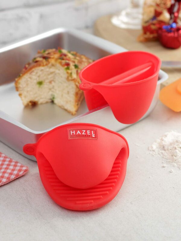 HAZEL Silicone Pinch Grip Mitts Microwave Oven Heat Resistant Gripper Kitchen Pot Holder, Red