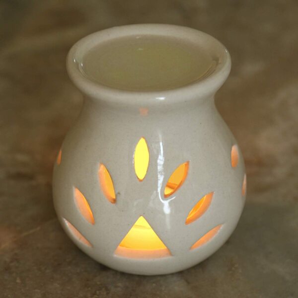 Pure Source India Ceramic Clay Candle Operated Aroma Burner|Oil Diffuser Coming with 1 Tea Candle (Ivory White; 9 Cm)