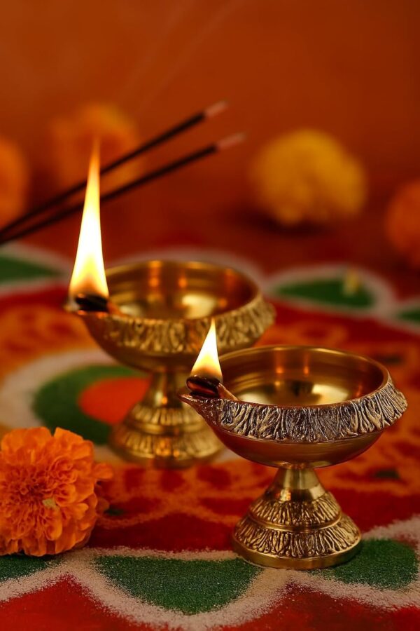Brass Deepak with Stand - Set of 2 Gold Diya for Diwali Puja, Standard Size, Traditional Indian Design, Home Decor, Festive Lighting, Ideal Gift (Stand Diya)
