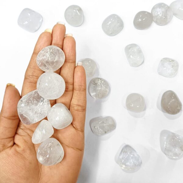Clear Quartz Tumble Stone 2-4 Pcs for Vastu & Reiki | Natural Healing Crystal for Energy Amplification, Clarity & Balance | Decorative Pebble Crystals for Spiritual Home Decor, Gifting (50 Gm)