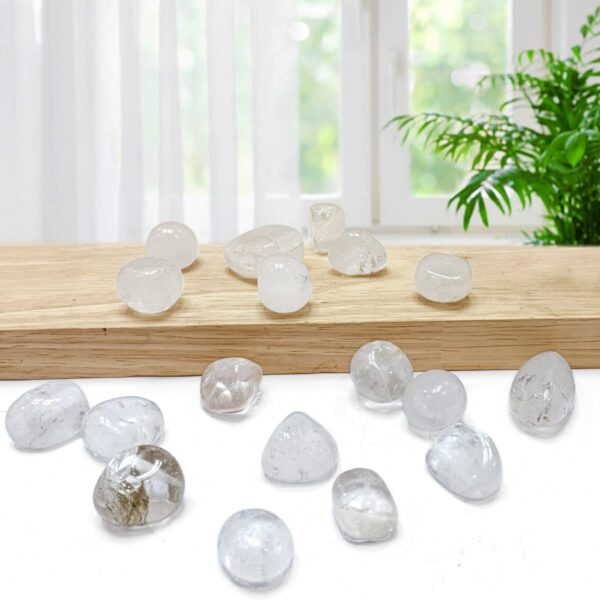 Clear Quartz Tumble Stone 2-4 Pcs for Vastu & Reiki | Natural Healing Crystal for Energy Amplification, Clarity & Balance | Decorative Pebble Crystals for Spiritual Home Decor, Gifting (50 Gm)