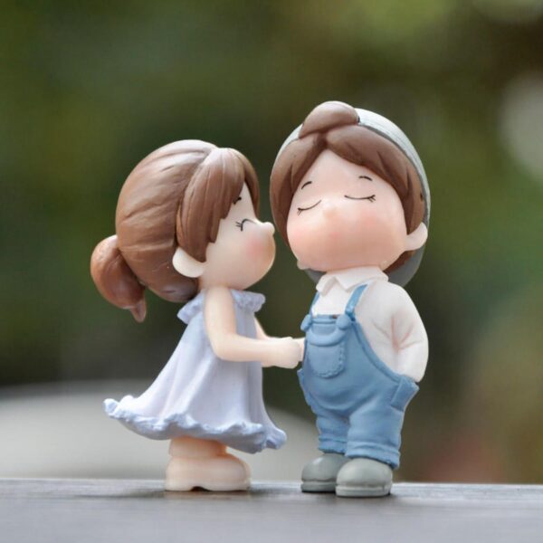Wonderland Set of 2 Kissing Cap Couple Miniature| Figurine for Car Dashboard | Doll House Accessory | Showpiece| Gifting | Fairy Garden Accessories - Boy- 0.9x0.9x2.16, Girl- 0.7x0.9x2 inches- Blue