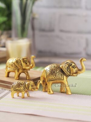 CraftVatika Set of 3 Metal Trunk Up Elephant Family Statue CraftVatika Set of 3 Metal Trunk Up Elephant Family Statue Showpiece Figurine -Fengshui Vastu Lucky - Decorative Items for Home Living Room Decor Living Room Office Desktop & Gifting,Corporate Gift