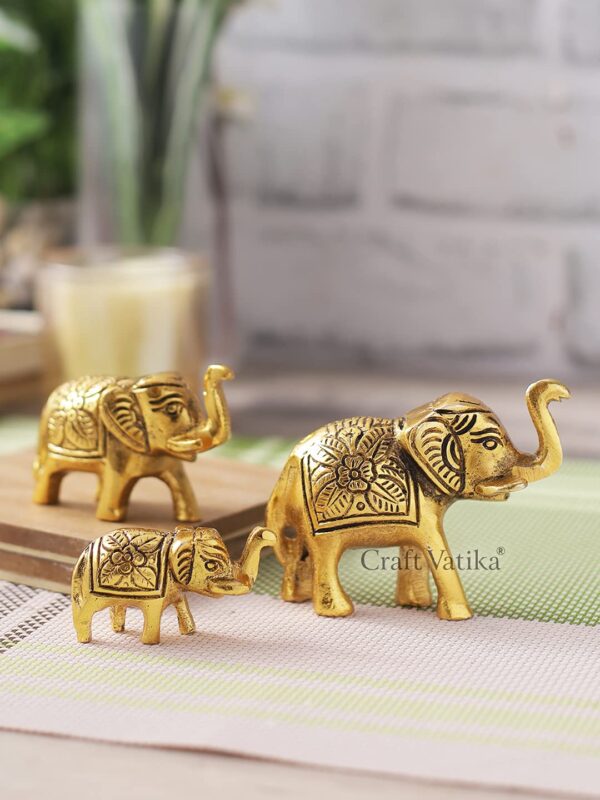 CraftVatika Set of 3 Metal Trunk Up Elephant Family Statue CraftVatika Set of 3 Metal Trunk Up Elephant Family Statue Showpiece Figurine -Fengshui Vastu Lucky - Decorative Items for Home Living Room Decor Living Room Office Desktop & Gifting,Corporate Gift