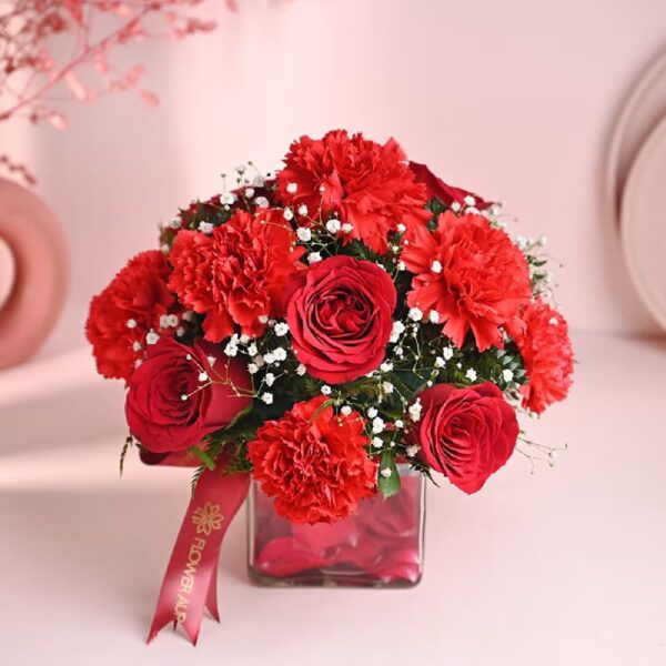 FlowerAura Premium Fresh Live Flower Bouquet of 10 Red Roses FlowerAura Premium Fresh Live Flower Bouquet of 10 Red Roses & 5 Pink Carnations In Glass Vase Gift For Birthday | Anniversary | Love | Home Decor | Mothers Day Gift For Mom (Same Day Delivery)