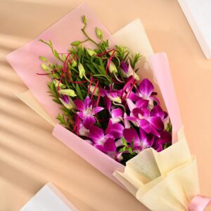 FlowerAura Premium Fresh Live Flower Bouquet of 3 Purple Flowers In Designer Paper Gift For Birthday | Anniversary | Love | Home Decor | Mothers Day Gift For Mom (Same Day Delivery)