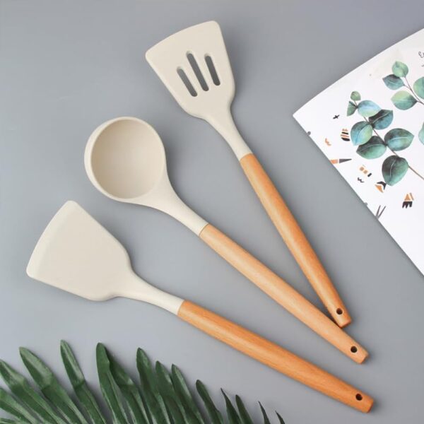 Silicone Spatula Set – Non-Stick, Heat-Resistant Spatulas for Cooking & Baking – Flexible, BPA-Free, Easy to Clean – Wooden Handle for Comfort, Set of 3 (Multicolor) (Multicolor)