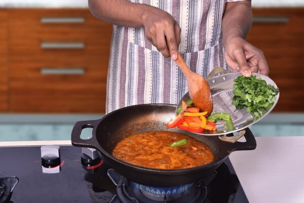 The Indus Valley Super Smooth Cast Iron Kadai | Medium, 25.4cm/10 inch, 2.5Ltr, 2.4kg | Nonstick, Pre-Seasoned Kadhai, 100% Pure & Toxin-Free, No Chemical Coating