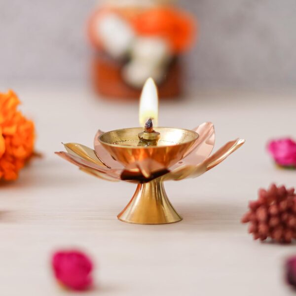 eCraftIndia Golden Lotus Flower Shape Decorative Brass Diya for Diwali Pooja | Diwali Diya for Puja | Housewarming, Diwali Gift Item | Diwali Decoration Items for Home Decor