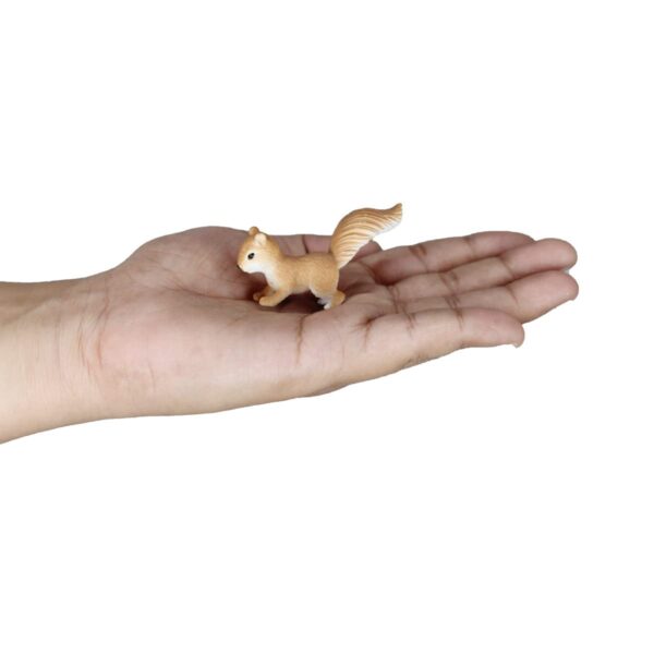 Animal Figurines,Squirrel Miniature Decor Set,Resin Made Cute Family Animal Figurine,Figure Animal Figurines,Squirrel Miniature Decor Set,Resin Made Cute Family Animal Figurine,Figure Cake Topper Decoration for Home Decor